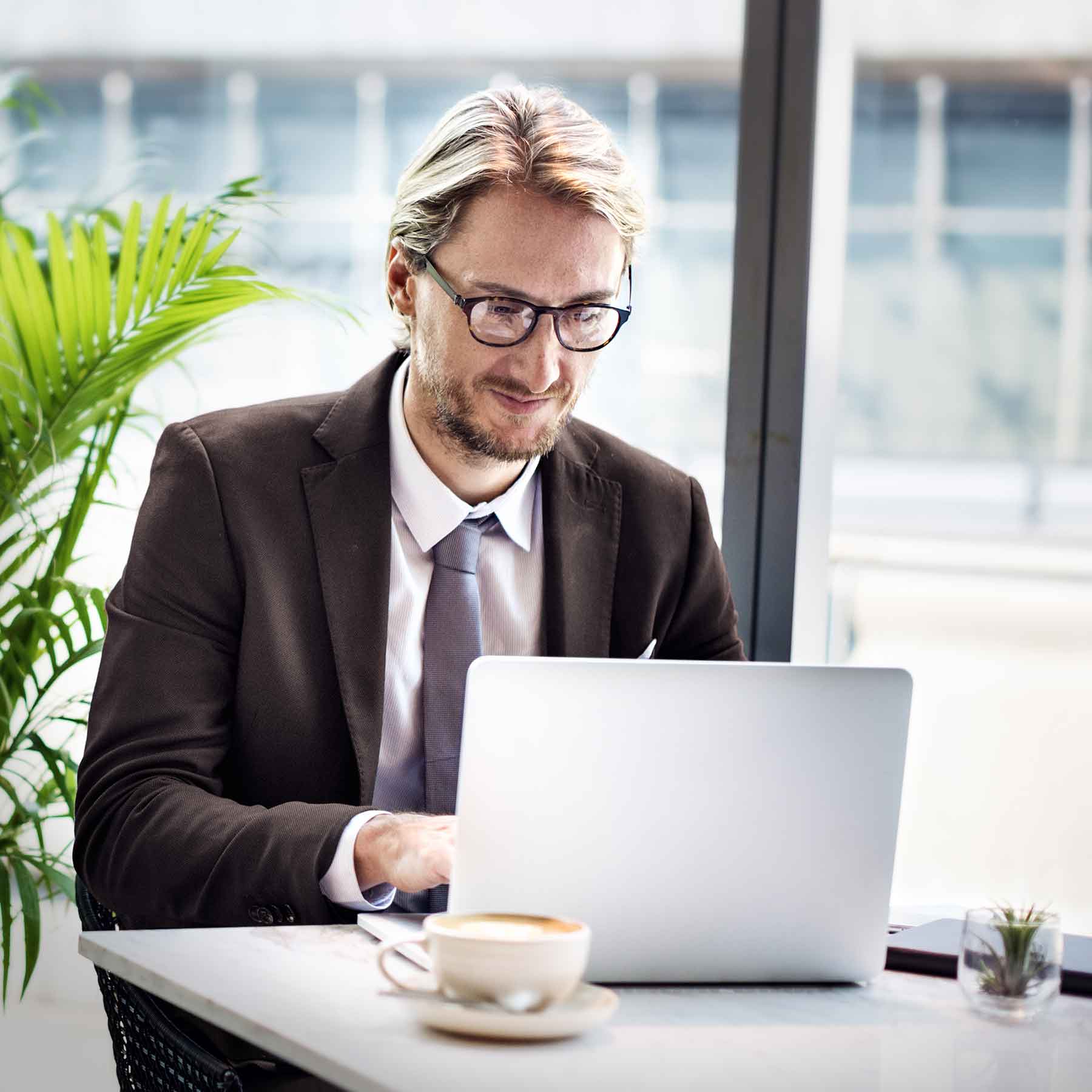 businessman working thinking business concept pqlabvb.jpg